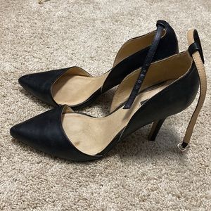 Size 9/black/heel w/ankle strap